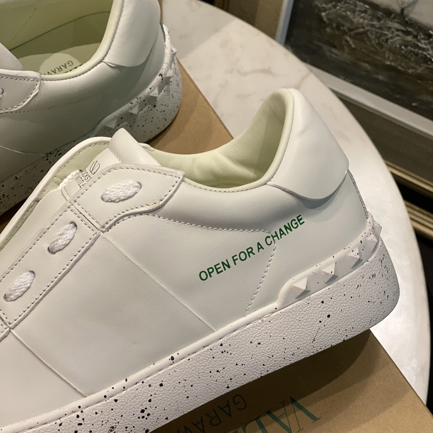 Valenti  Open For A Change Sneaker In Bio-Based Material In White - DesignerGu