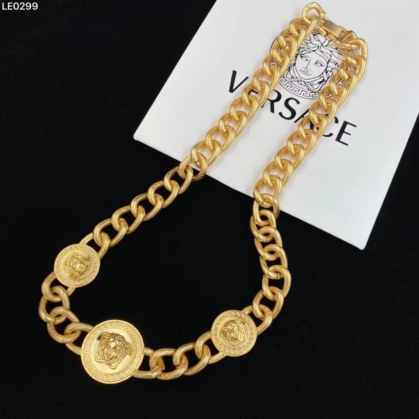 Versace Medusa Necklace - DesignerGu