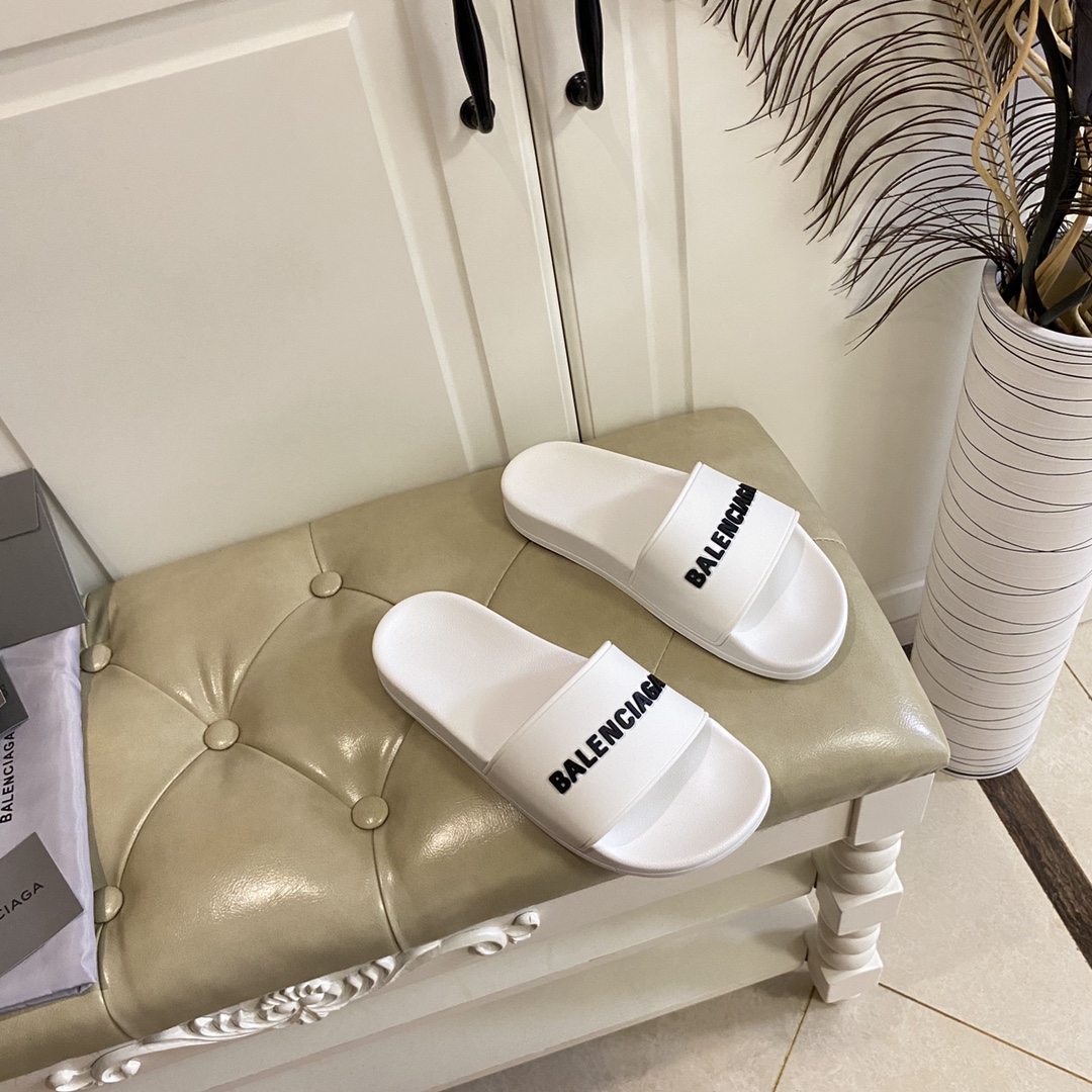 Balenciaga Pool Slide Sandal In White Smooth Rubber With Black 3D Balenciaga Logo - DesignerGu