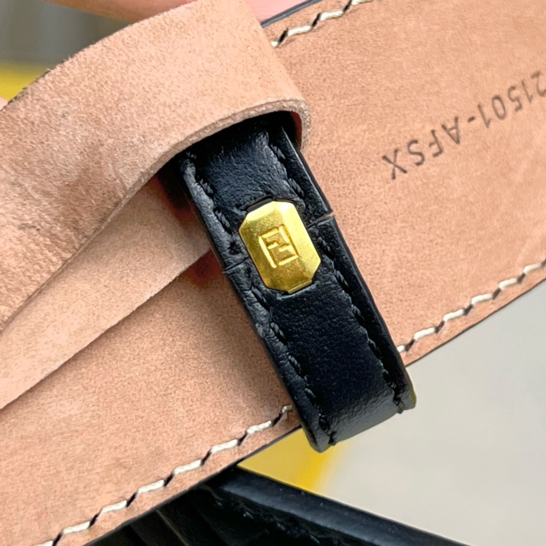 Fendi Leather Belt  - DesignerGu