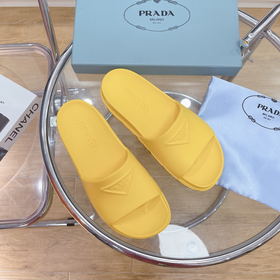 Prada Rubber Slides - DesignerGu