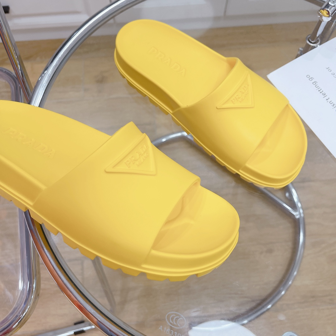 Prada Rubber Slides - DesignerGu