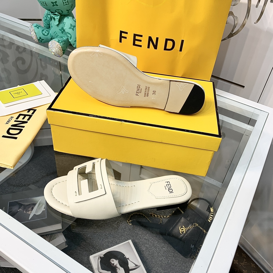 Fendi Signature Beige Leather Slides - DesignerGu