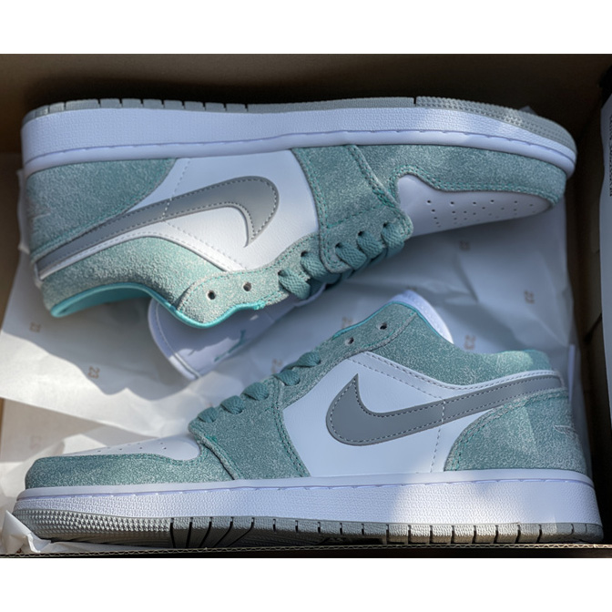 Air Jordan 1 Low ''New Emerald'' Sneaker  DN3705 301 - DesignerGu