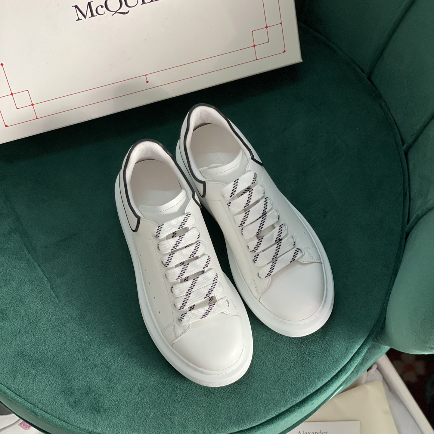 Alexander Mqueen Oversized Sneaker In White/Black - DesignerGu