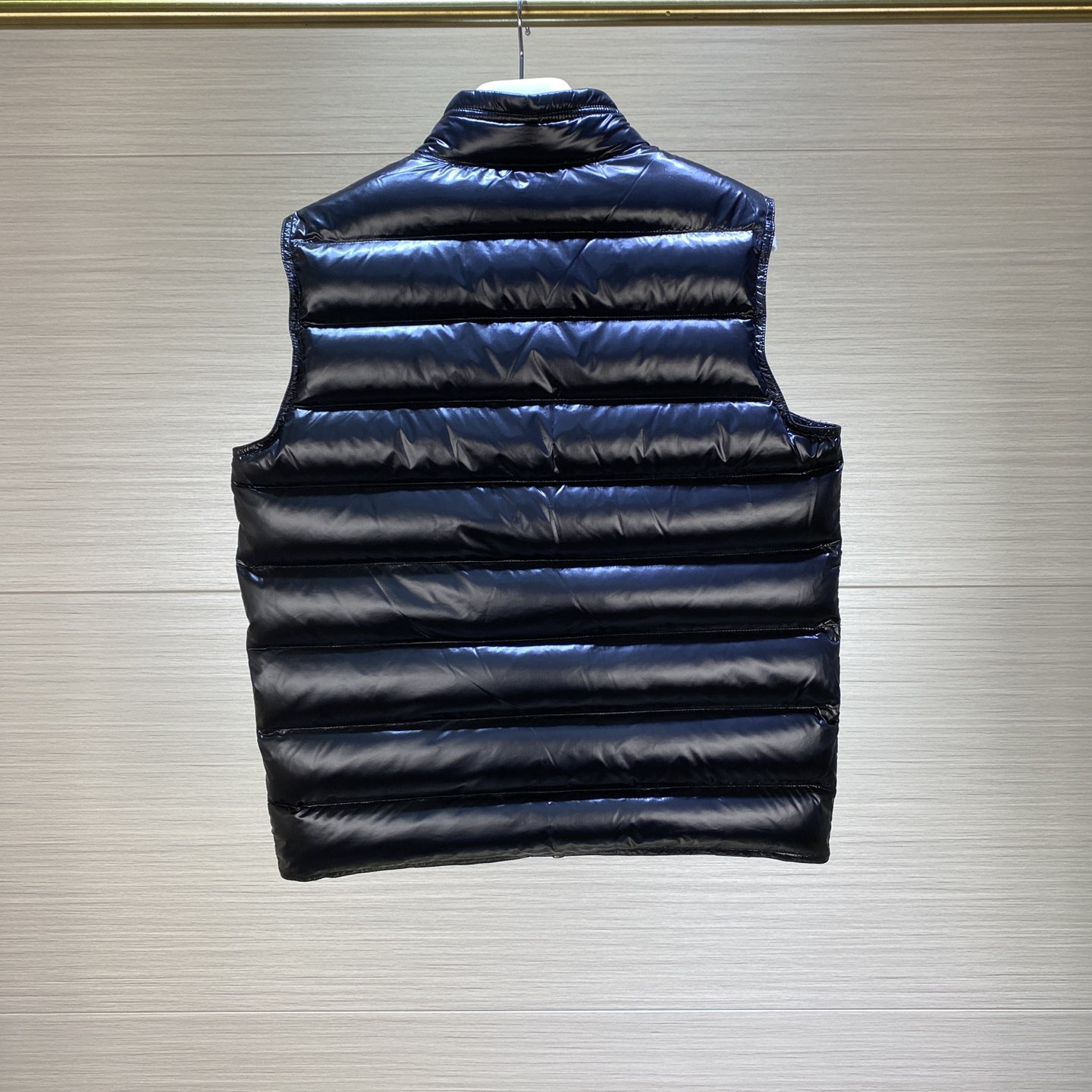 Moncler Vest In black - DesignerGu