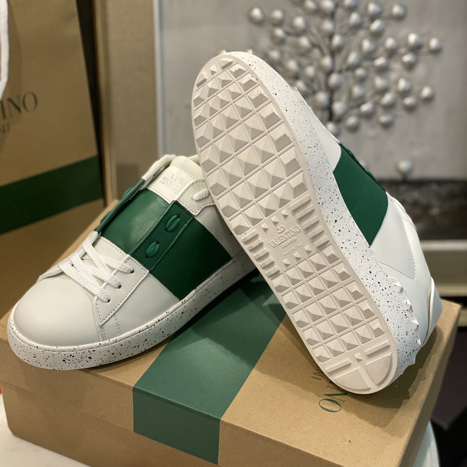 Valenti Open For A Change Sneaker In Bio-Based Material In White/Green - DesignerGu