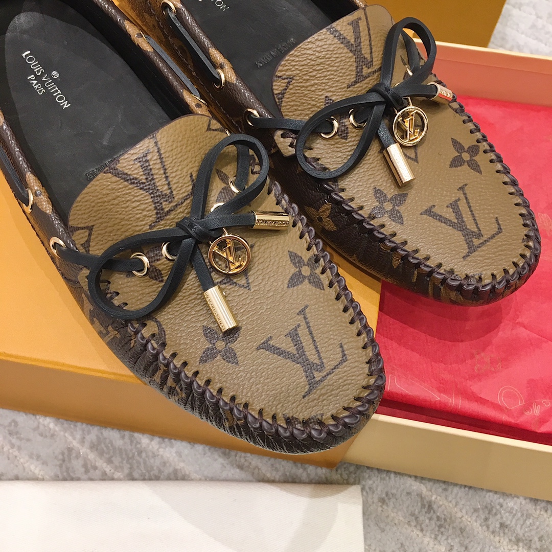 Louis Vuitton Gloria Flat Loafer    1A65IZ - DesignerGu