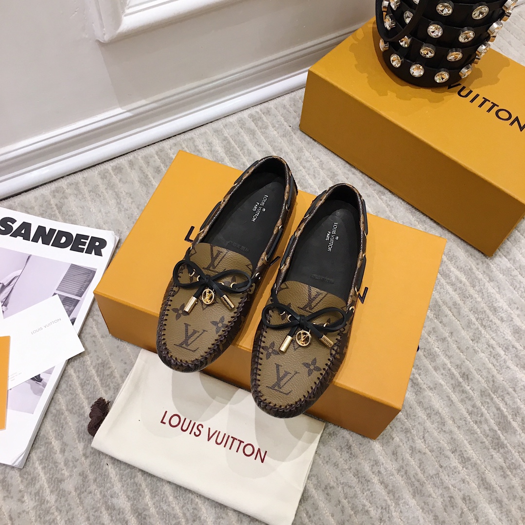 Louis Vuitton Gloria Flat Loafer    1A65IZ - DesignerGu