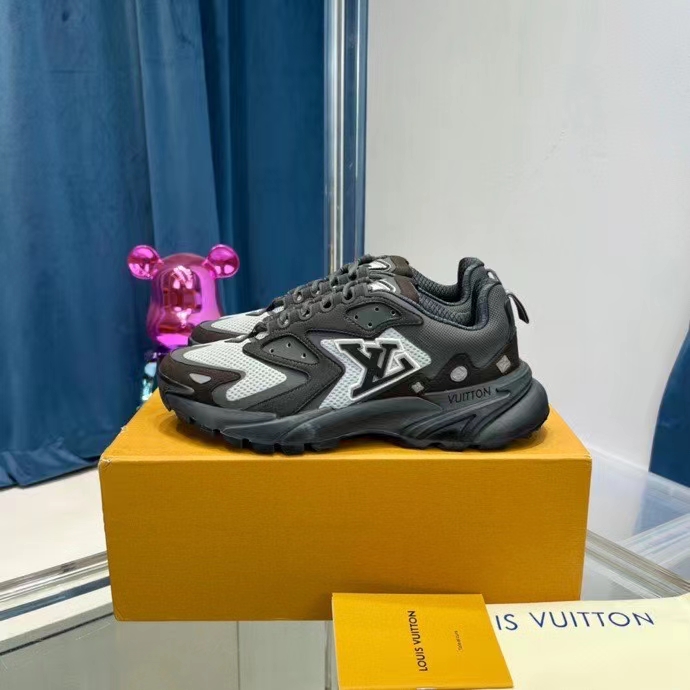 Louis Vuitton Runner Tatic Sneaker(Upon UK Size) - DesignerGu