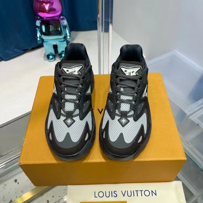 Louis Vuitton Runner Tatic Sneaker(Upon UK Size) - DesignerGu