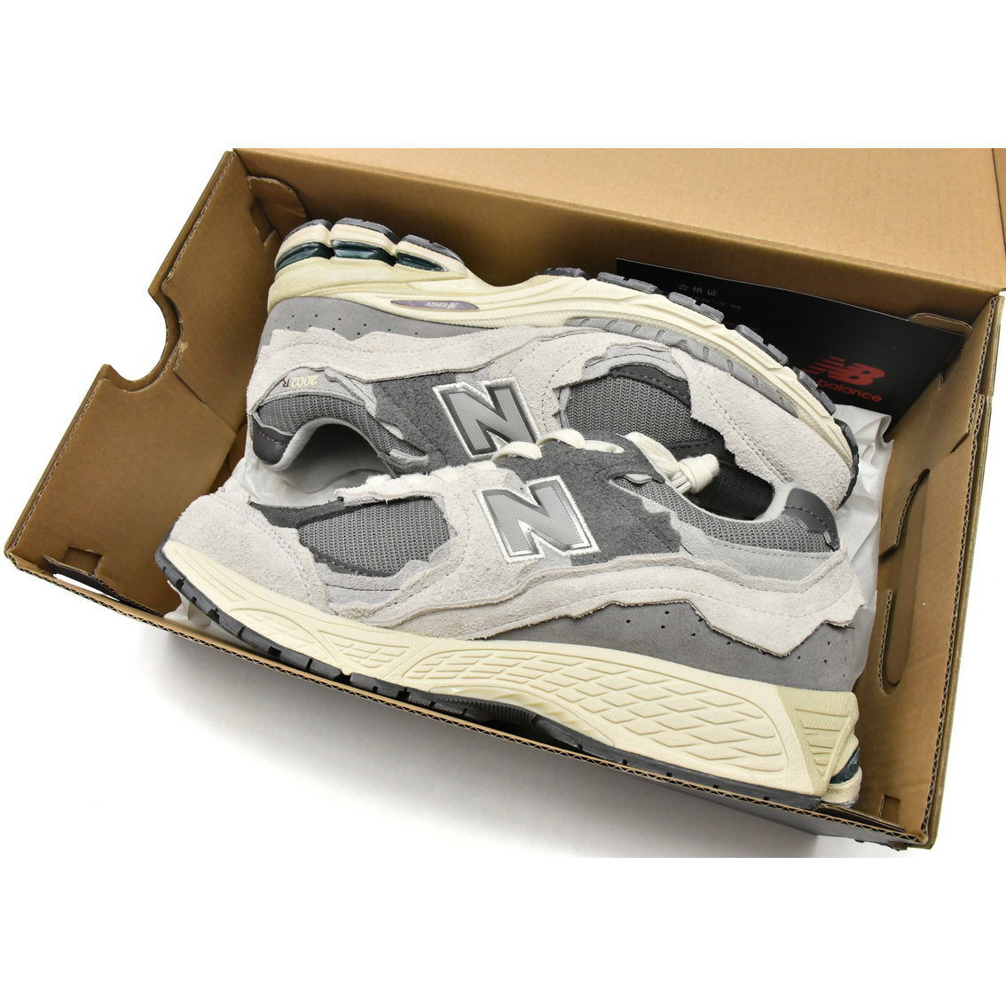 New Balance 2002R Cloud Ash Sneakers   M2002RDA  - DesignerGu