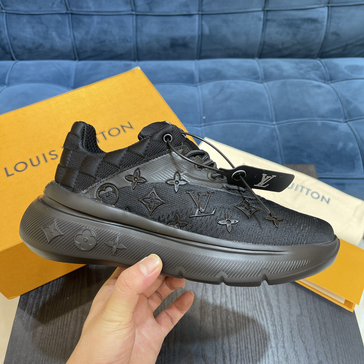 Louis Vuitton Show Up Sneaker    1A9JRJ - DesignerGu