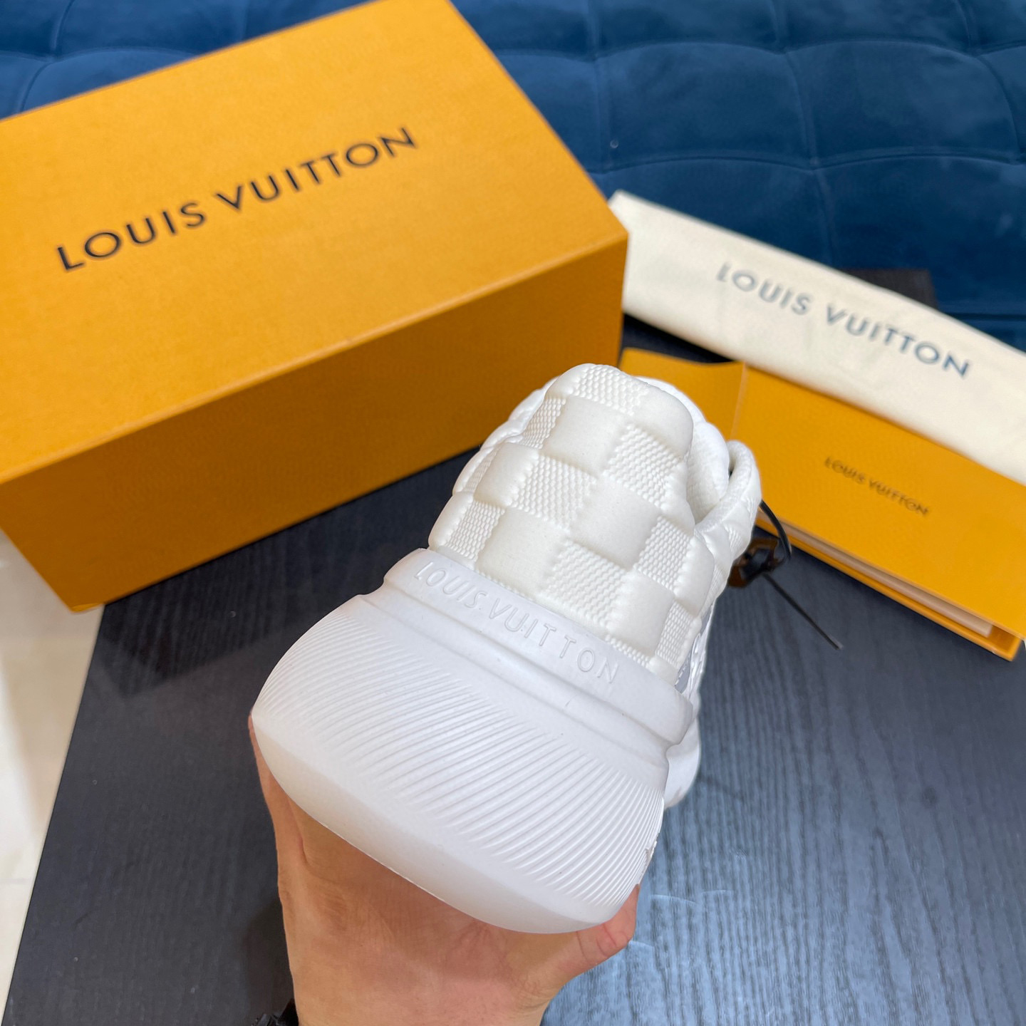 Louis Vuitton Show Up Sneaker    1A9JR3 - DesignerGu