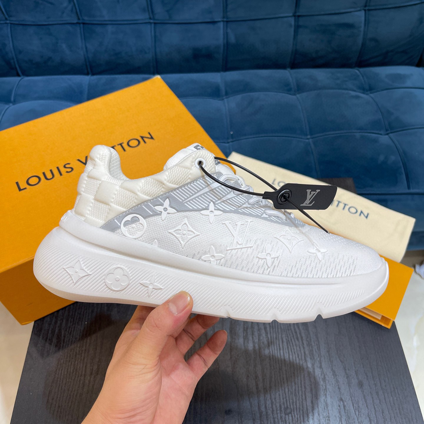 Louis Vuitton Show Up Sneaker    1A9JR3 - DesignerGu