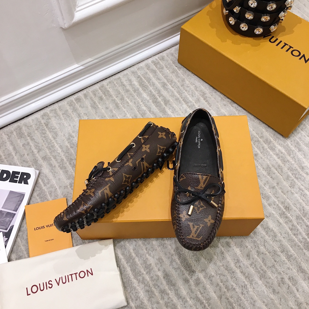 Louis Vuitton Gloria Loafer    1A3V37 - DesignerGu