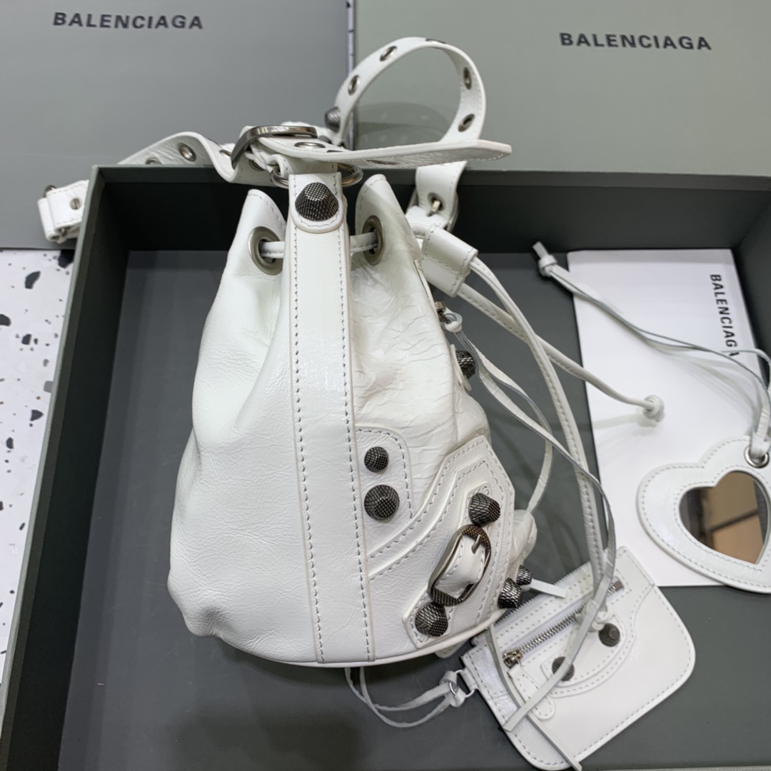 Balenciaga Le Cagole XS Bucket Bag In White Arena Lambskin, Aged-Silver Hardware(15-19.8-17.8cm) - DesignerGu