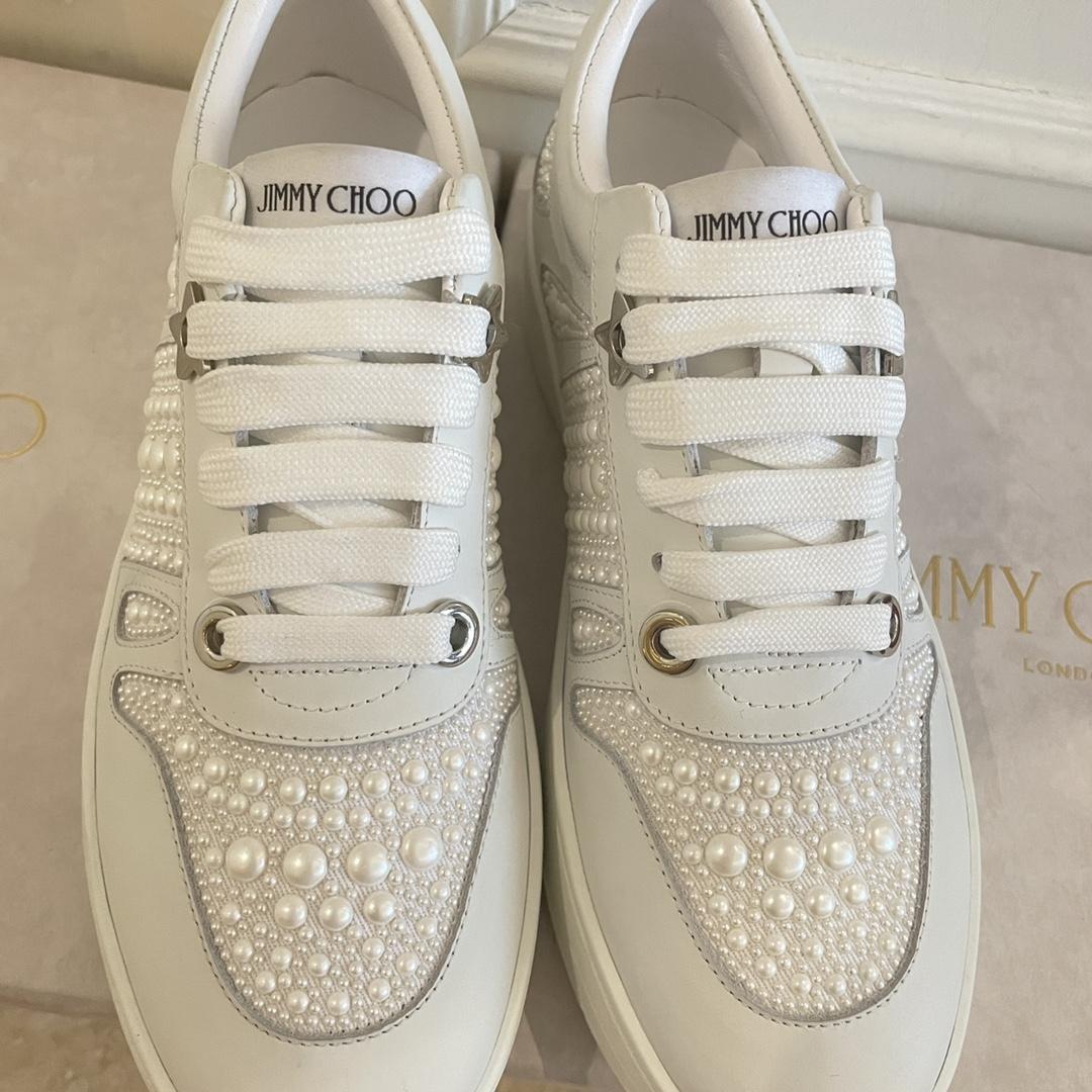 Jimmy Choo Hawaii/F White Calf Leather And Canvas Low Top Trainers With Pearl Embellishment - DesignerGu