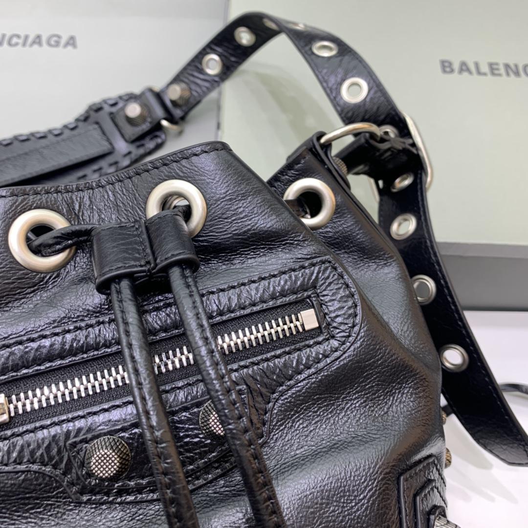 Balenciaga Le Cagole XS Bucket Bag In Black Arena Lambskin, Aged-Silver Hardware(15-19.8-17.8cm) - DesignerGu