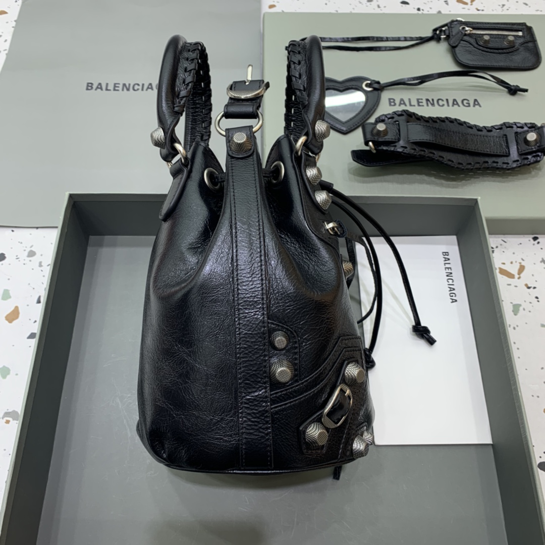 Balenciaga Le Cagole Small Bucket Bag In Black Arena Lambskin, Aged-Silver Hardware(30-22.9-17cm) - DesignerGu