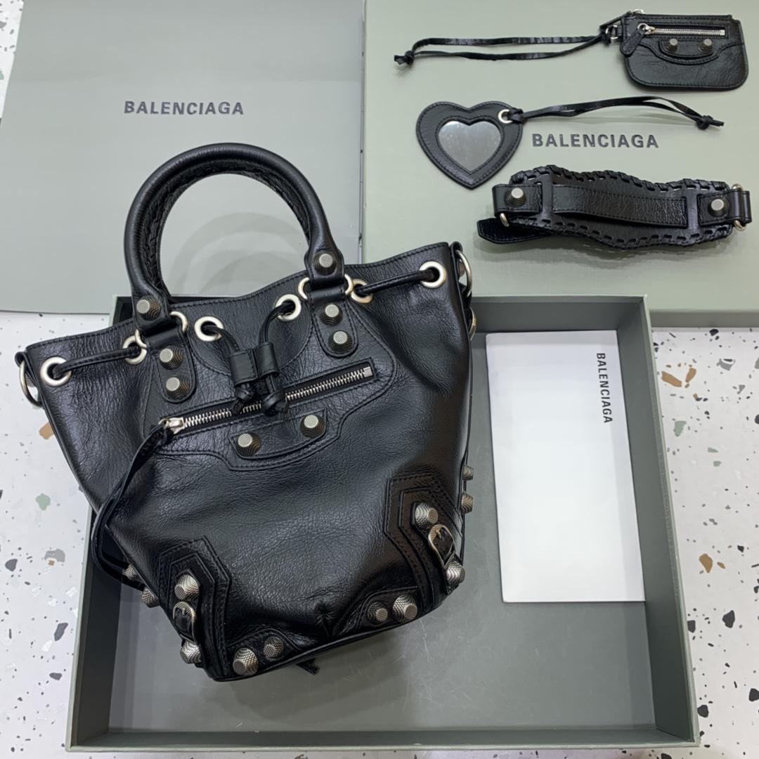 Balenciaga Le Cagole Small Bucket Bag In Black Arena Lambskin, Aged-Silver Hardware(30-22.9-17cm) - DesignerGu