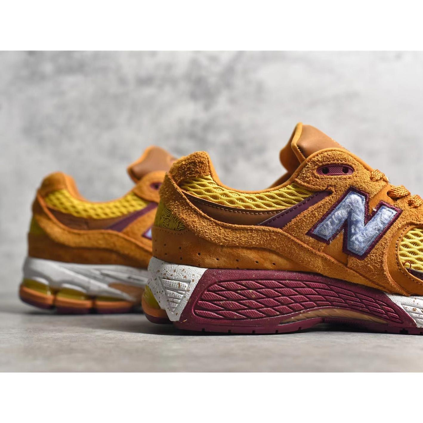 New Balance x SaleheBembury WL2002 Sneakers            - DesignerGu