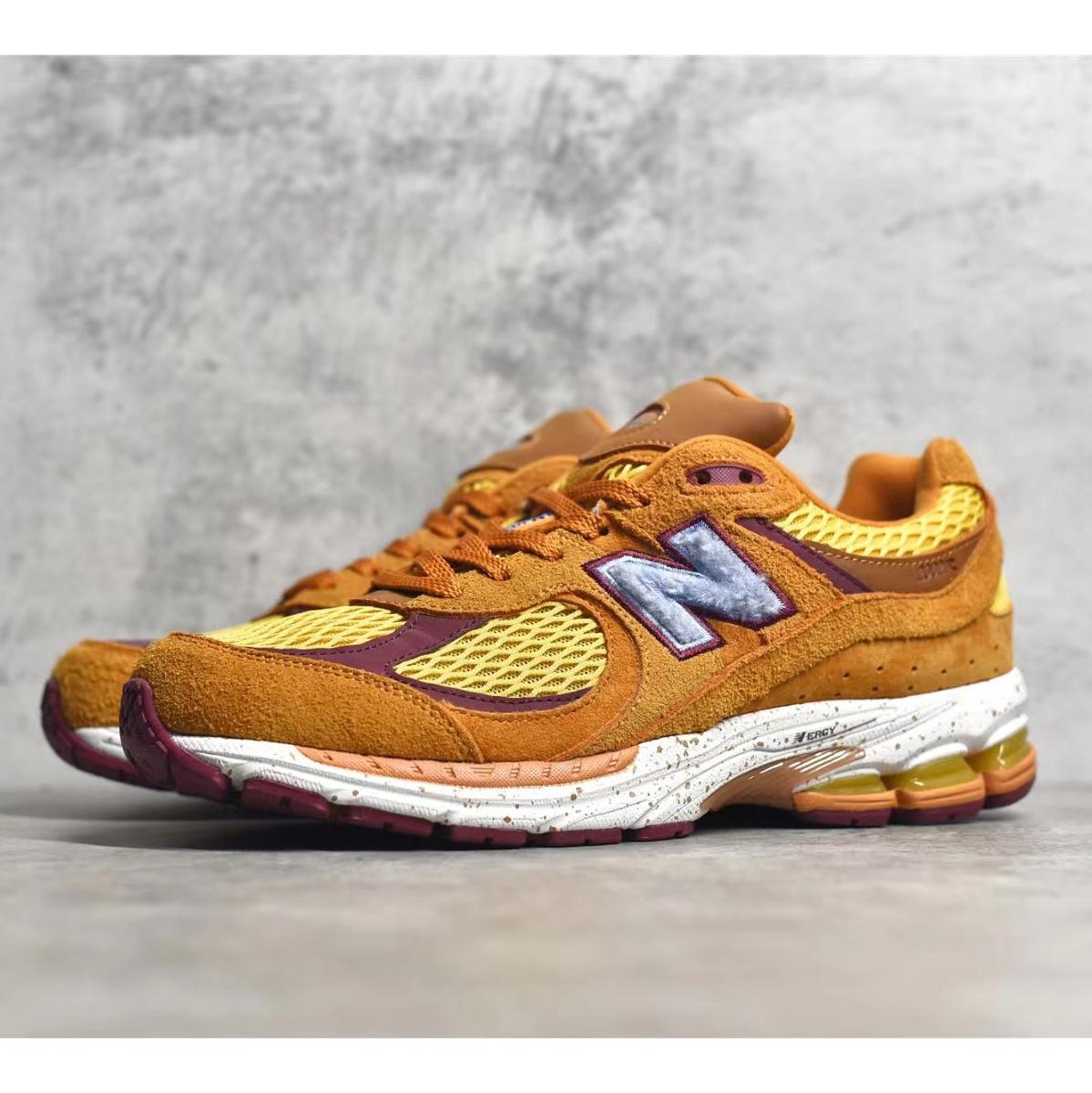 New Balance x SaleheBembury WL2002 Sneakers            - DesignerGu