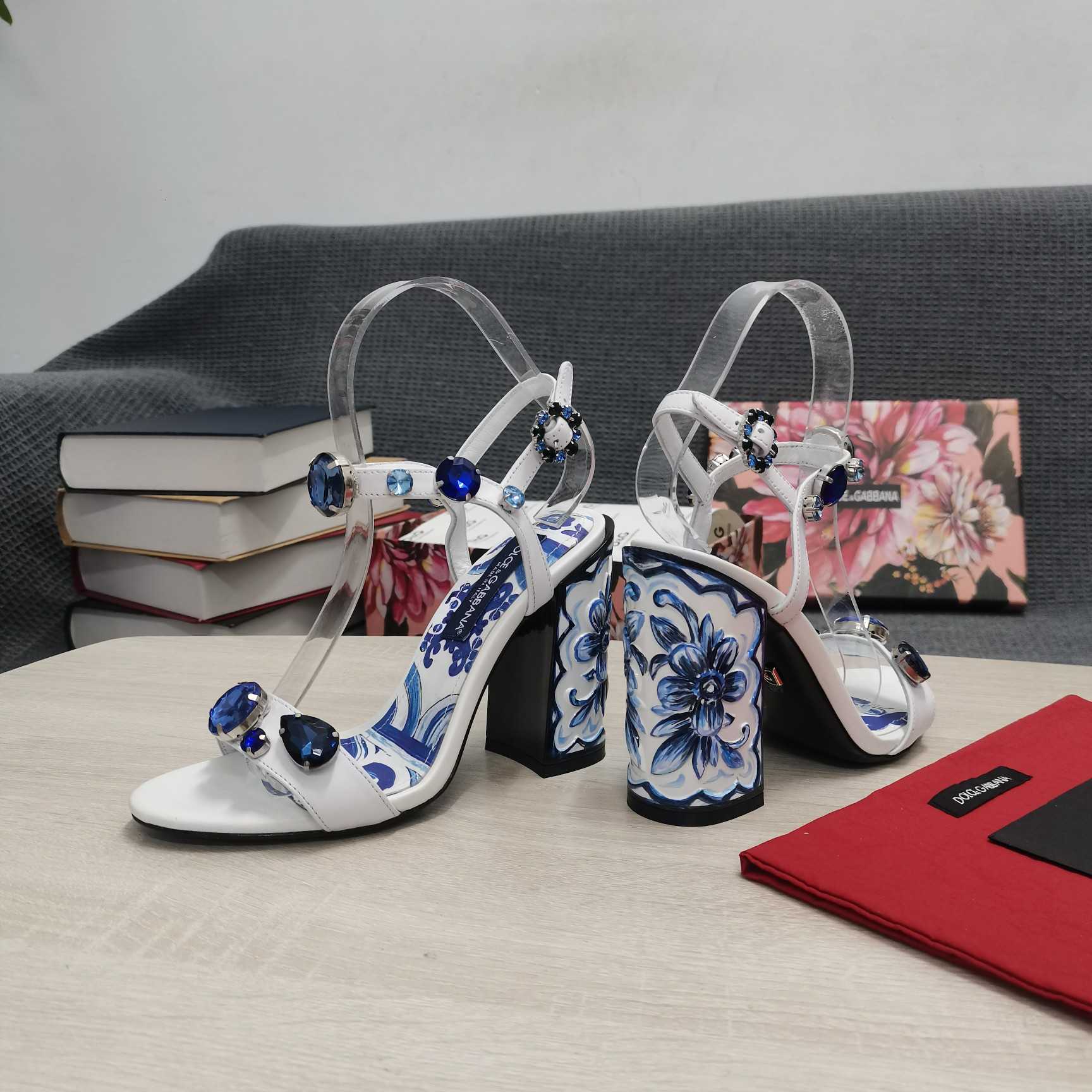 Dolce & Gabbana Patent Leather Sandals With Embroidery And Painted Heel - DesignerGu