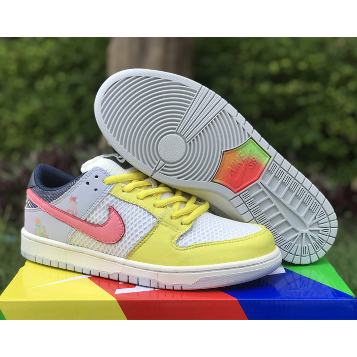 Nike SB Dunk Low Sneaker    DX5933-900 - DesignerGu