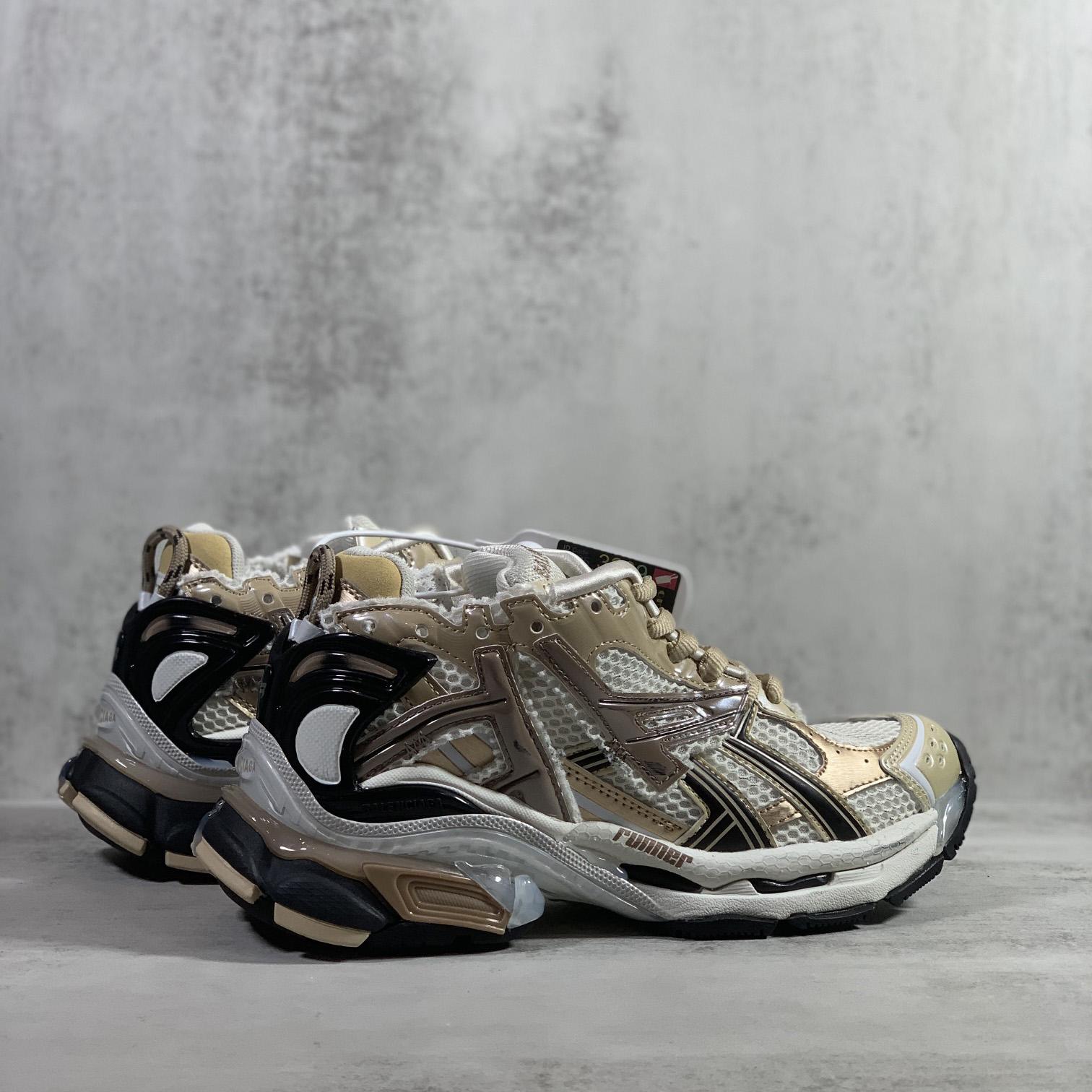 Balenciaga Runner Sneaker In Beige And Black Mesh And Nylon - DesignerGu