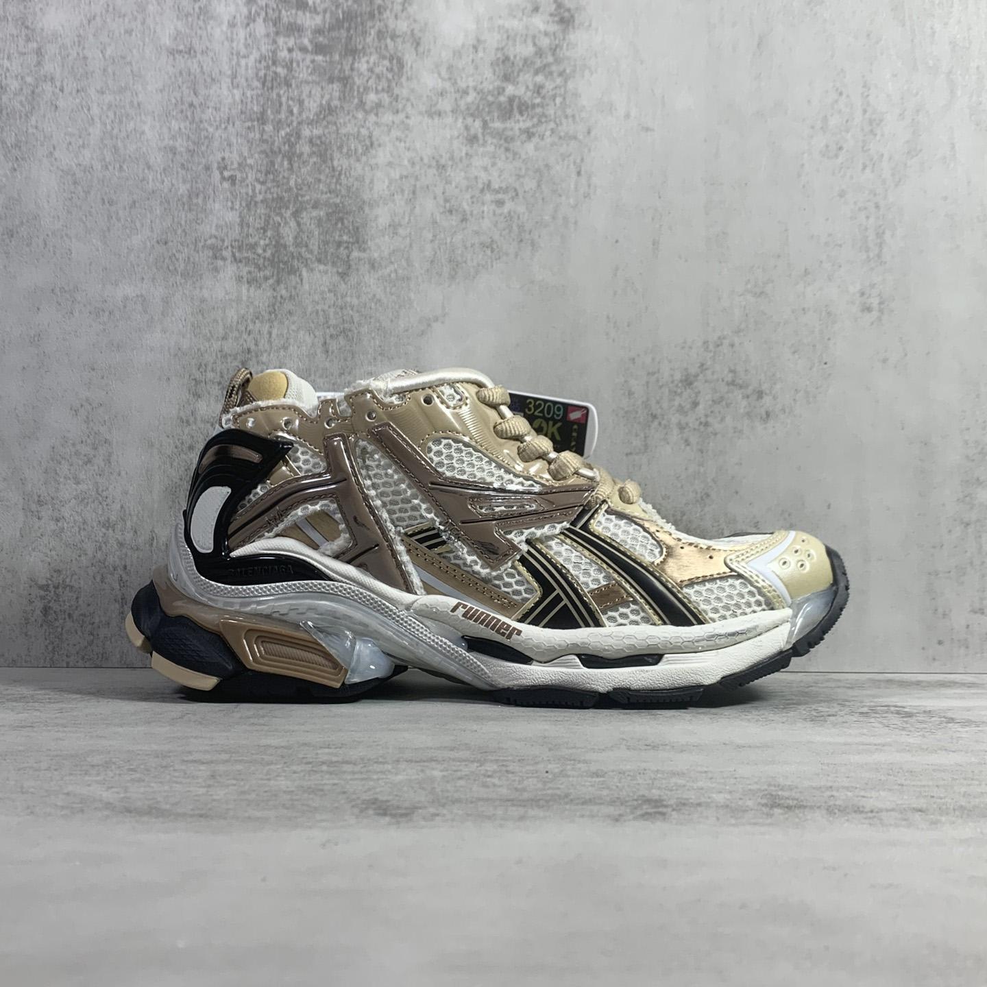 Balenciaga Runner Sneaker In Beige And Black Mesh And Nylon - DesignerGu