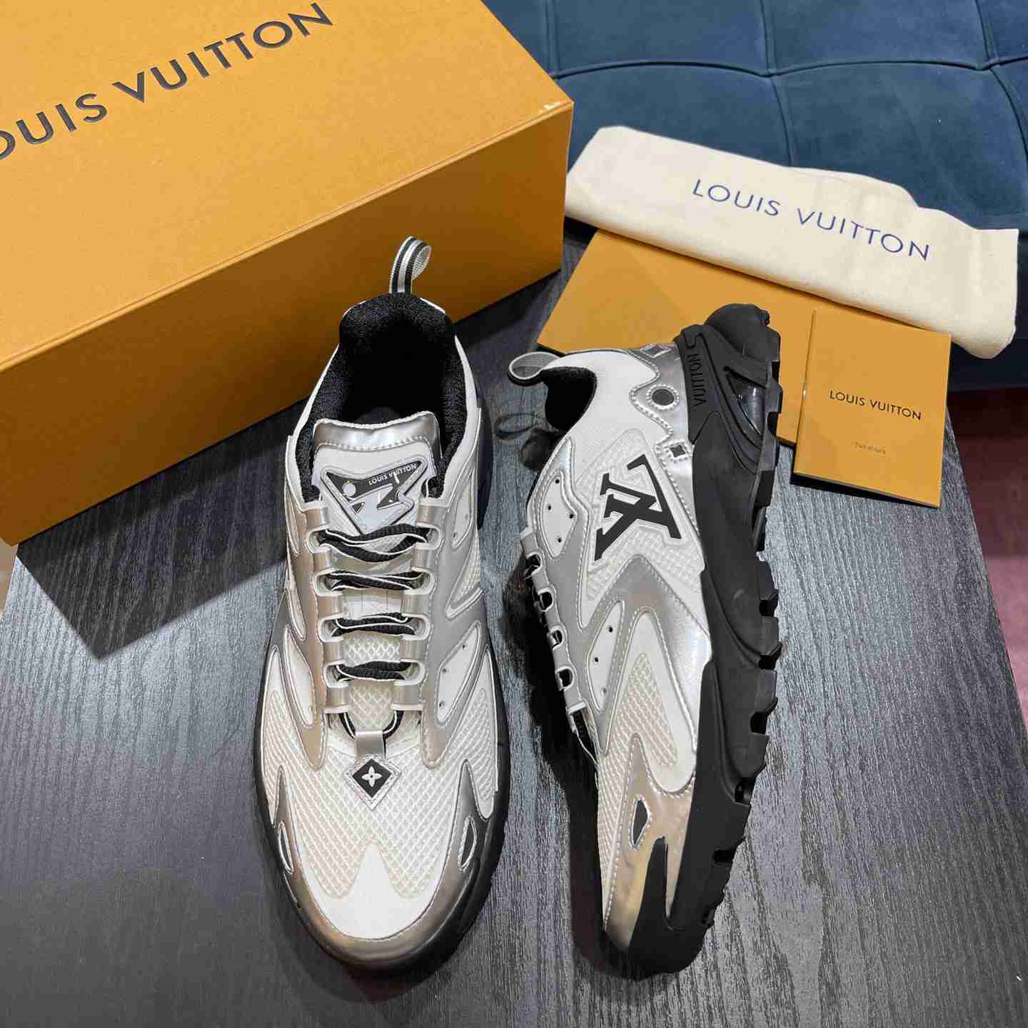 Louis Vuitton Runner Tatic Sneaker(Upon UK Size)     - DesignerGu