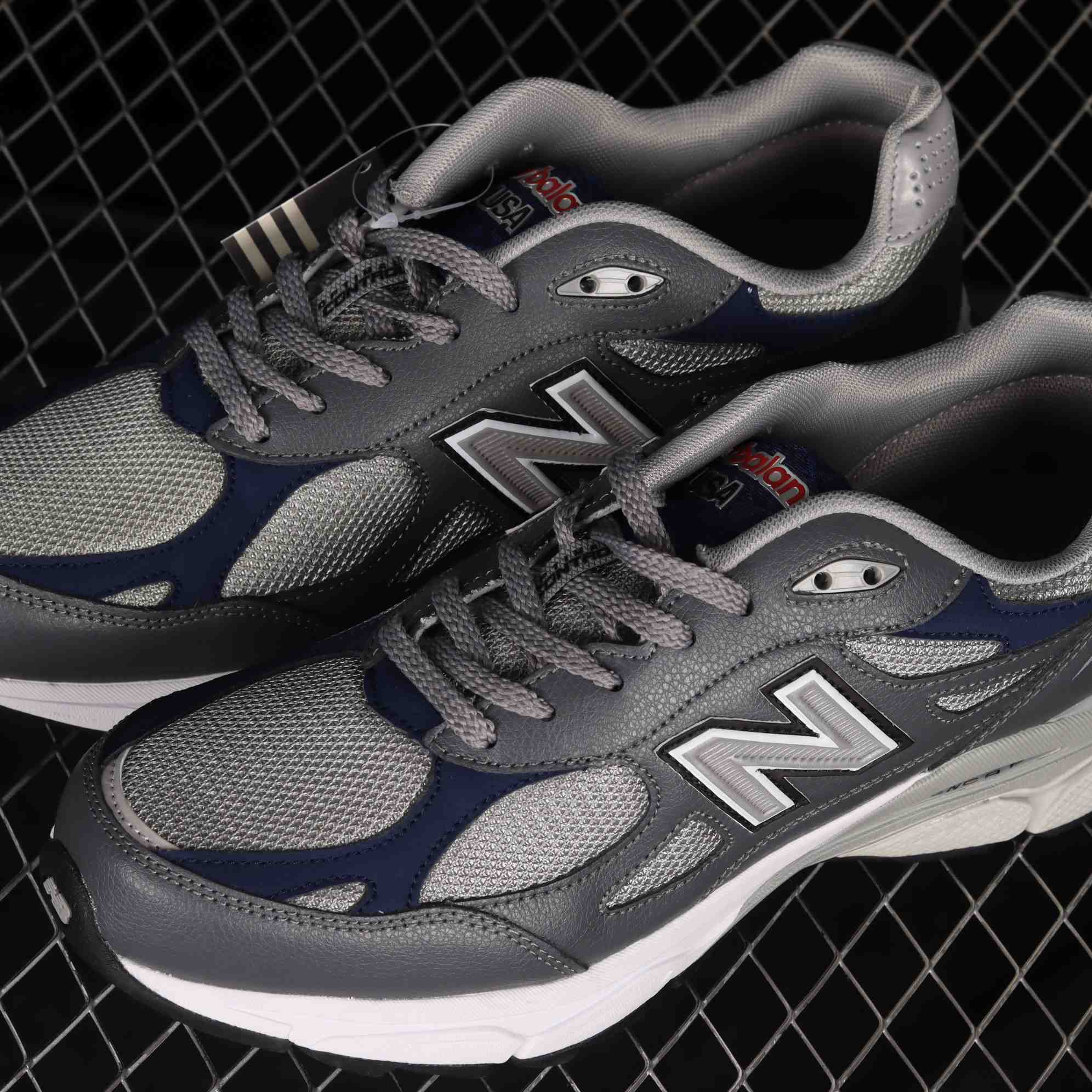 New Balance NB990 Sneakers           M990GJ3 - DesignerGu