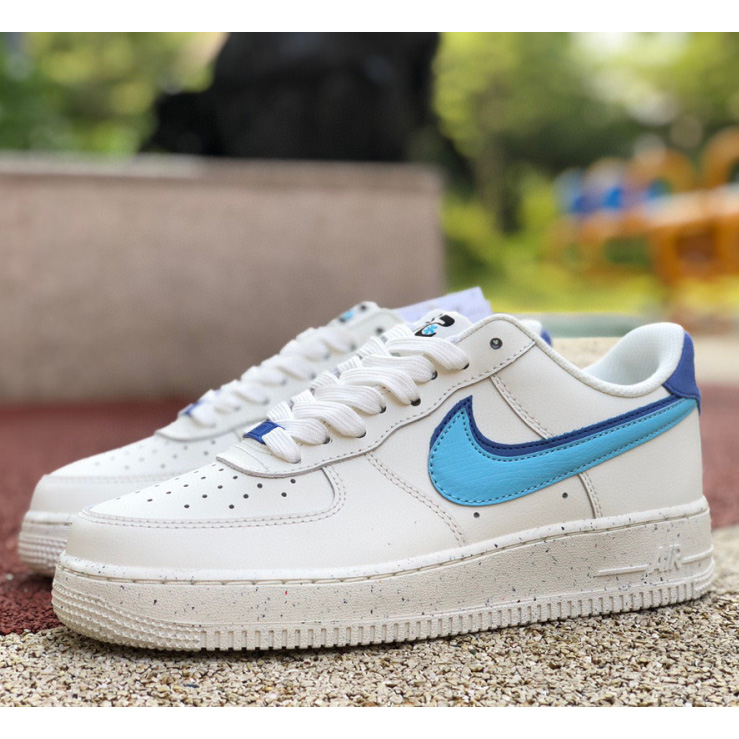 Nike Air Force 1’07 LV8 EMB