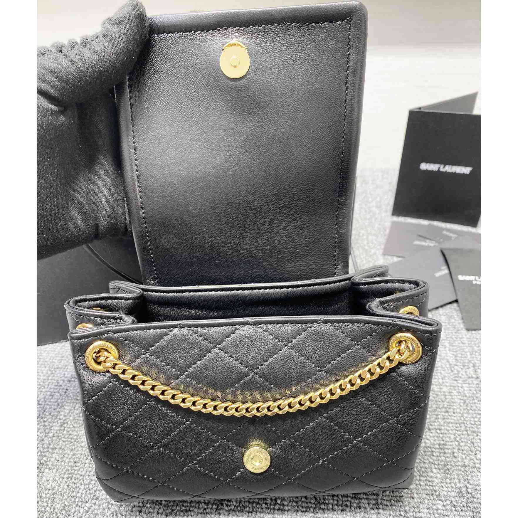 Saint Laurent Mini Nolita In Lambskin(18-13-6cm) - DesignerGu