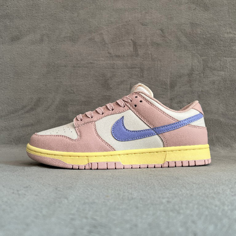 Nike Wmns SB Dunk Low Pro