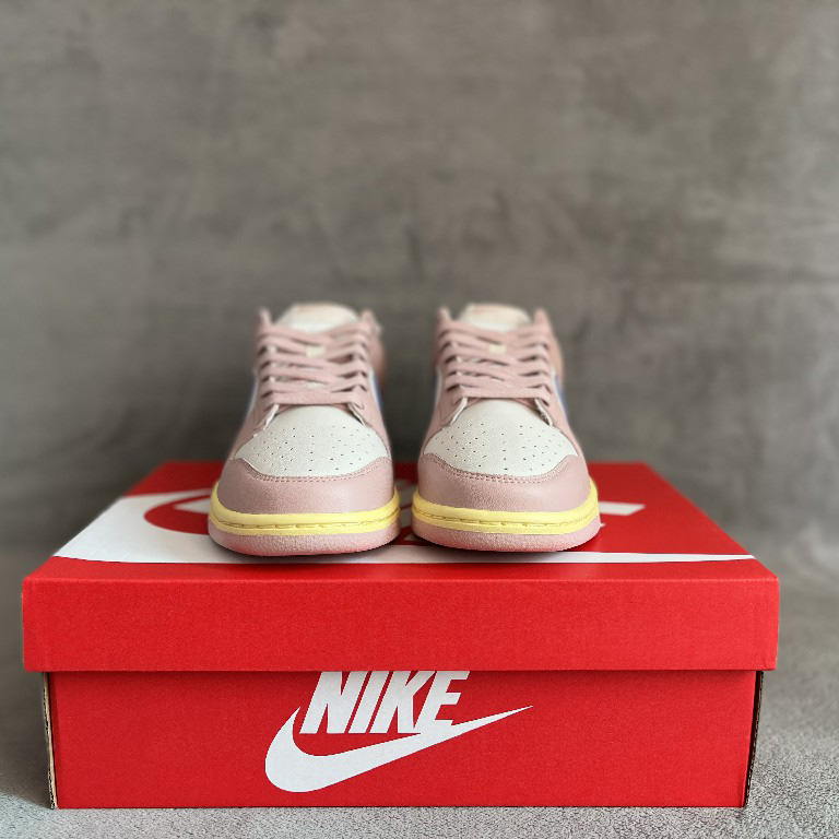 Nike Wmns SB Dunk Low Pro