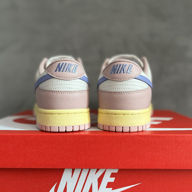 Nike Wmns SB Dunk Low Pro