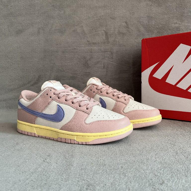 Nike Wmns SB Dunk Low Pro