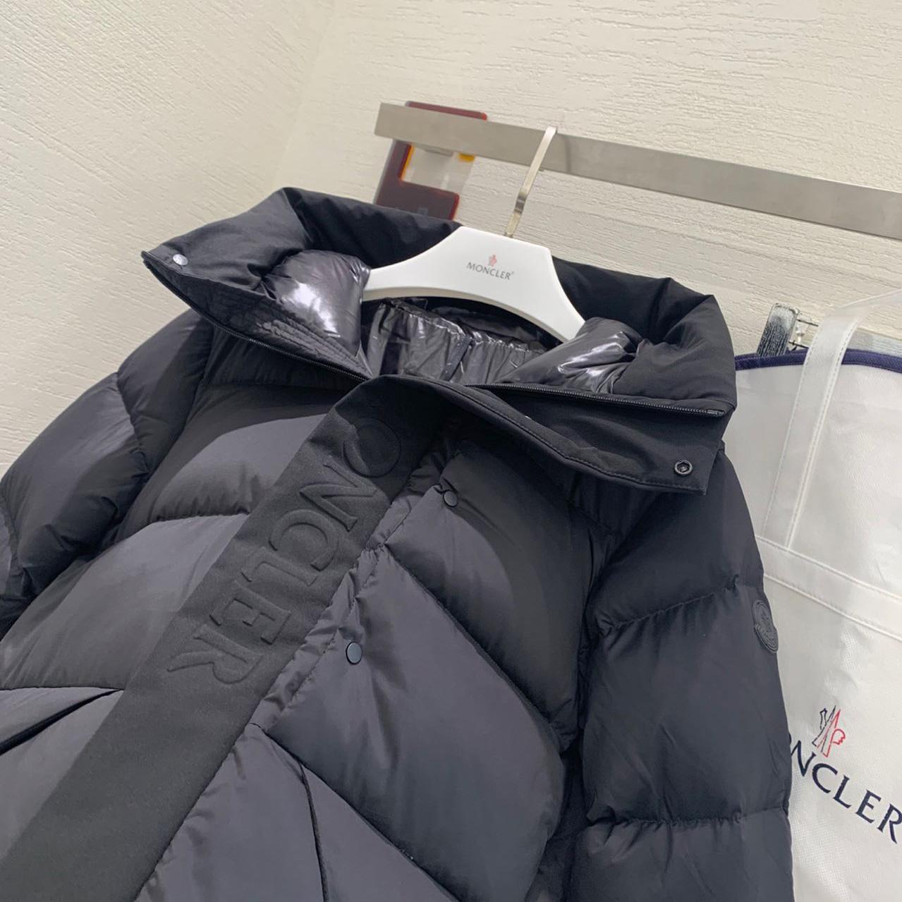 Moncler Short Down Jacket - DesignerGu