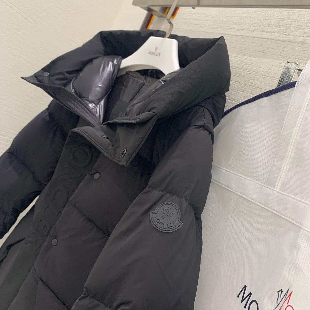 Moncler Short Down Jacket - DesignerGu