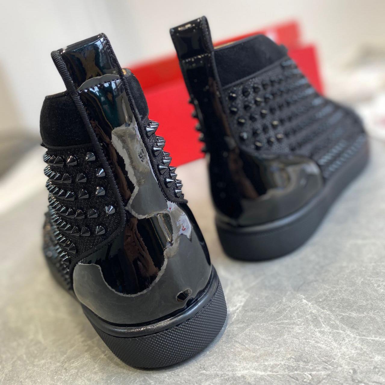 Christian Louboutin Sneaker  - DesignerGu