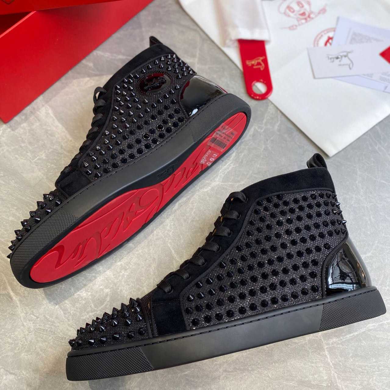 Christian Louboutin Sneaker  - DesignerGu