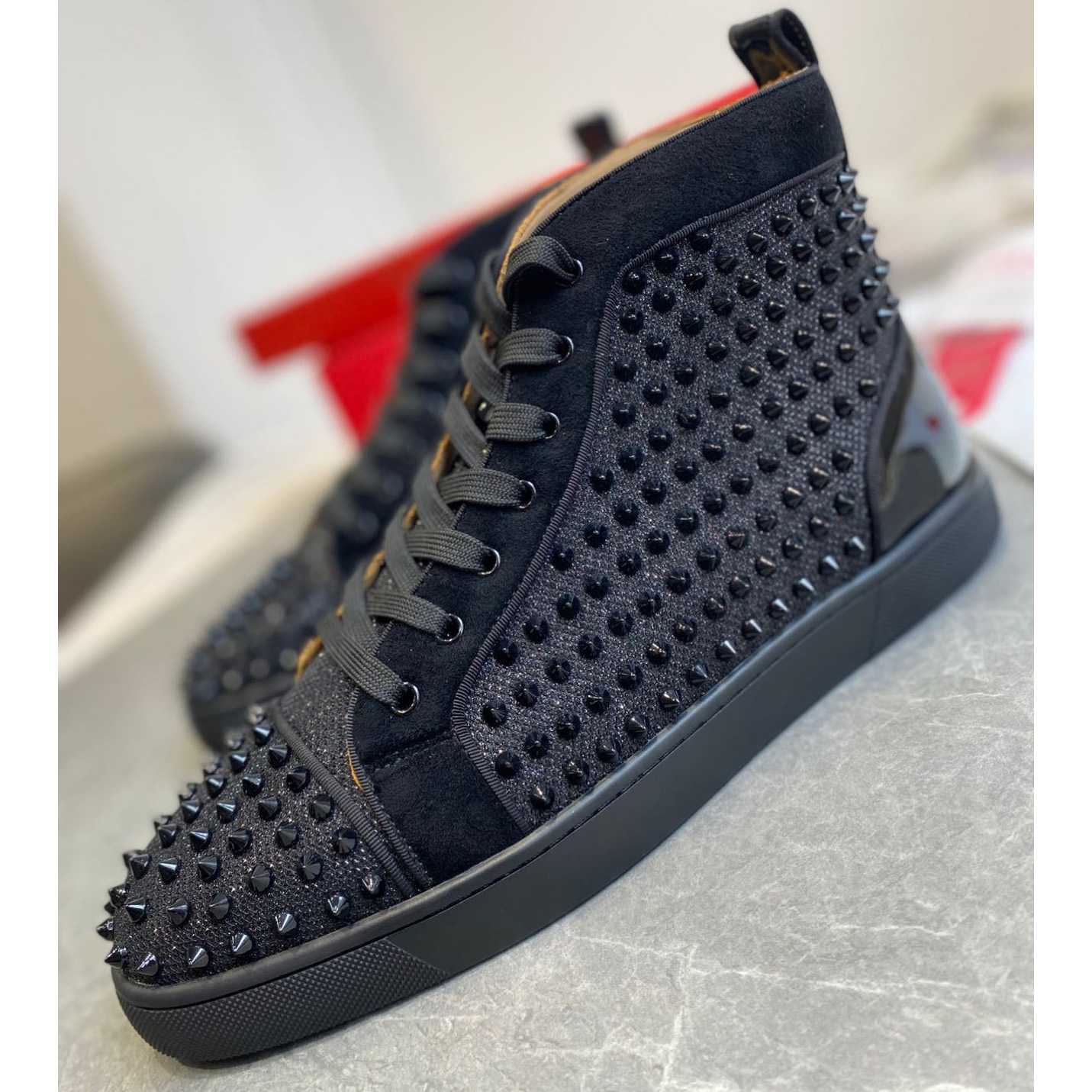 Christian Louboutin Sneaker  - DesignerGu