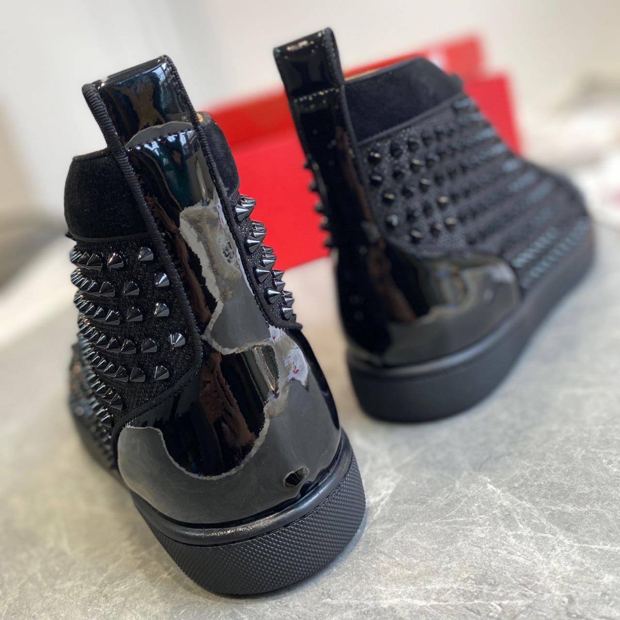 Christian Louboutin Sneaker  - DesignerGu