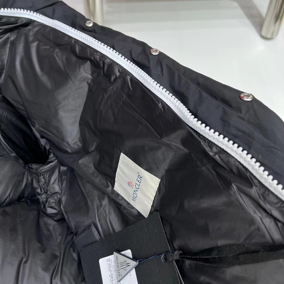 Moncler Wintefold Short Down Jacket - DesignerGu