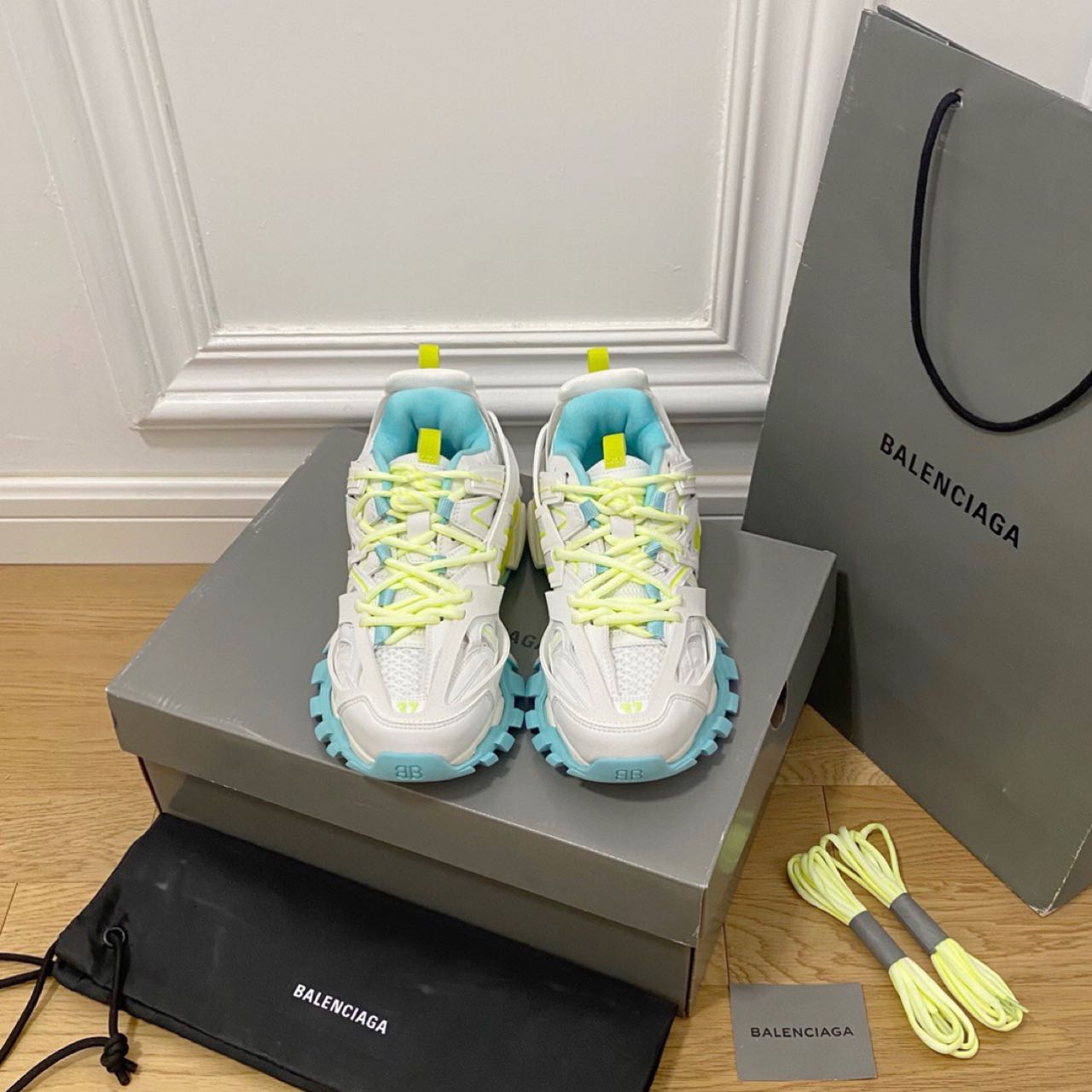 Balenciaga Track Sneaker  - DesignerGu