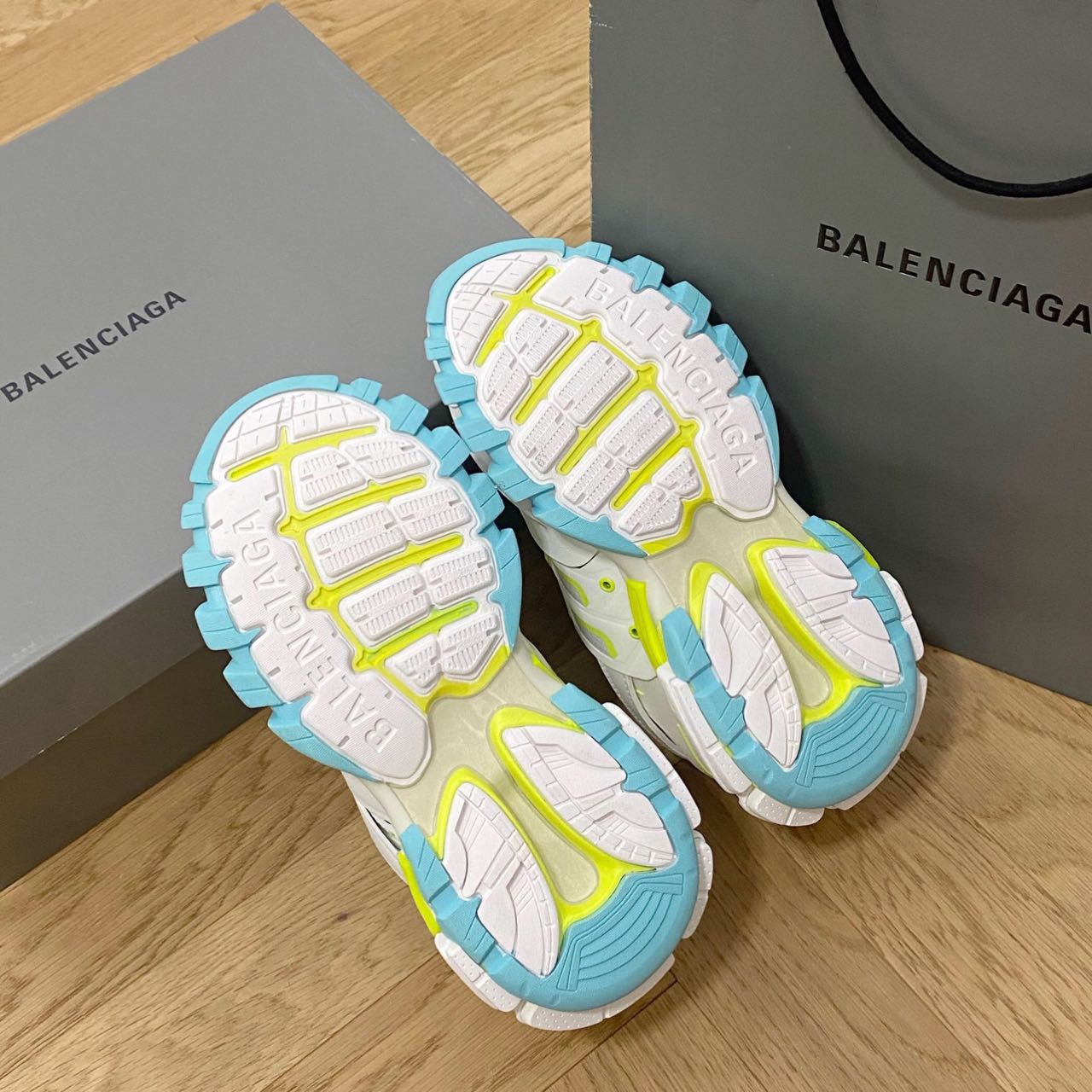 Balenciaga Track Sneaker  - DesignerGu