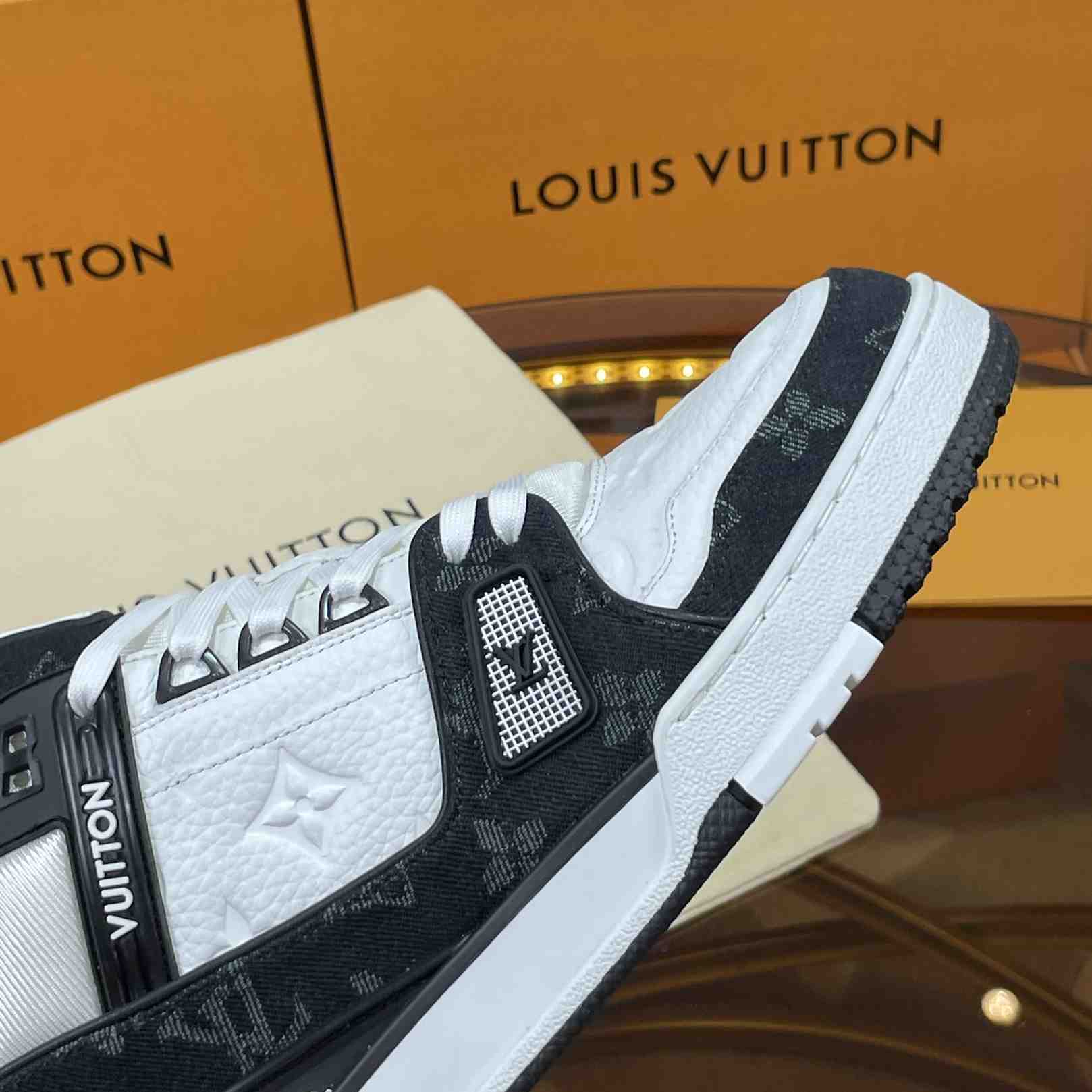 Louis Vuitton LV Trainer Sneaker       1A9JGB - DesignerGu