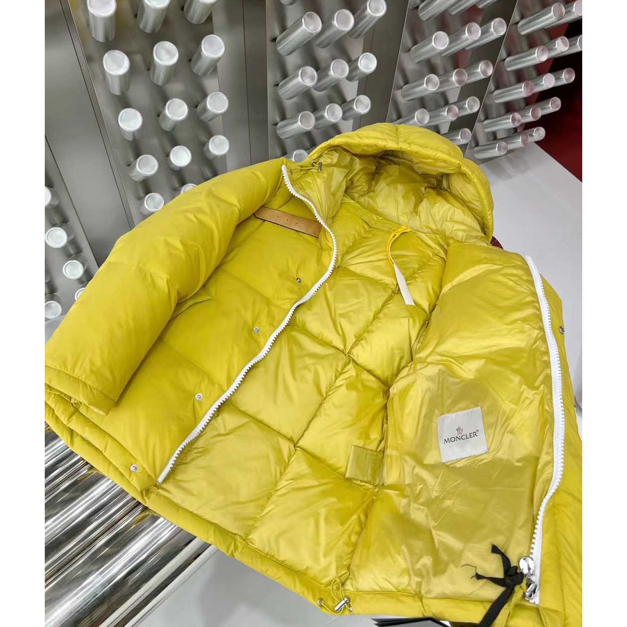 Moncler Wintefold Short Down Jacket - DesignerGu